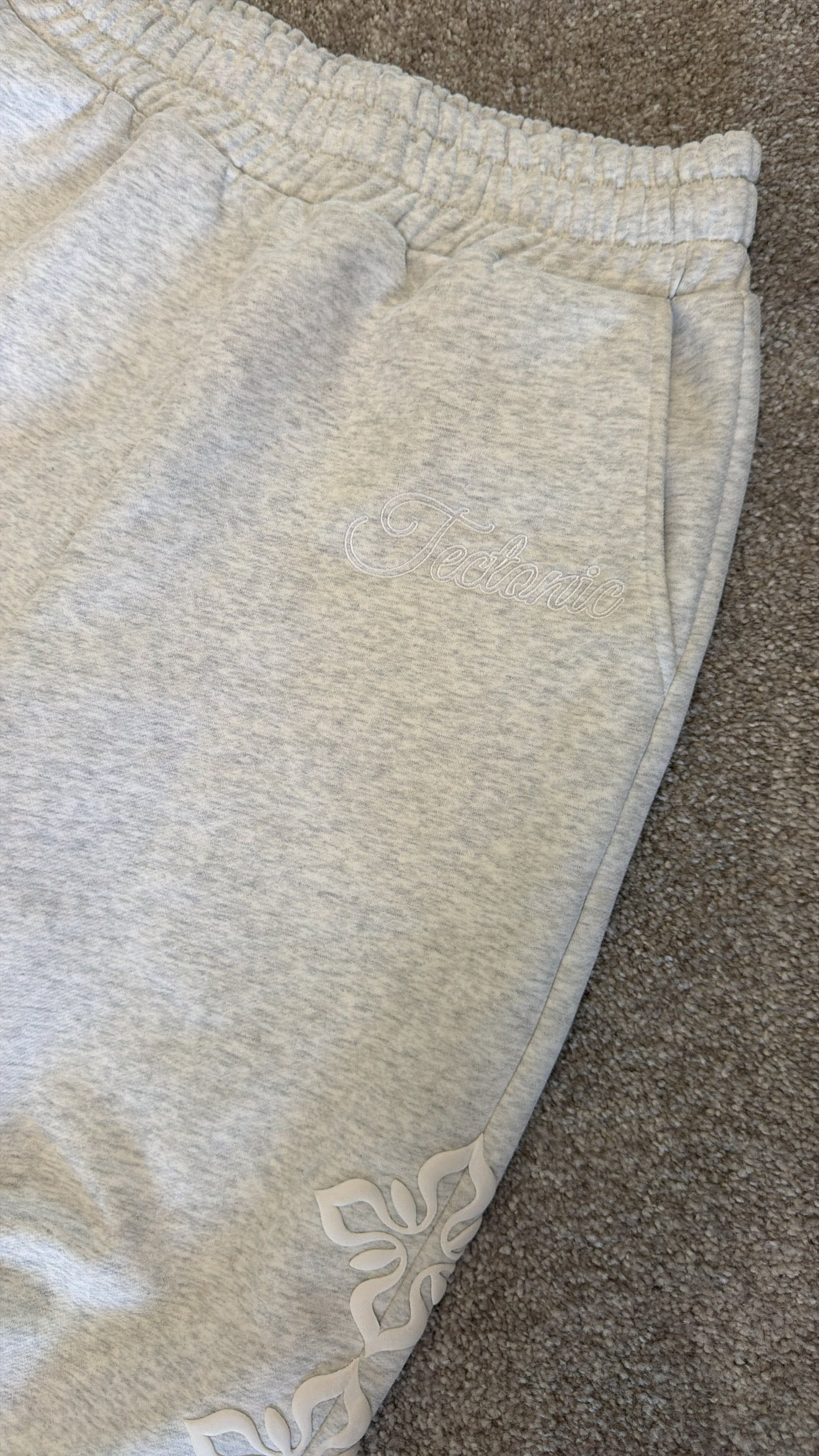 SIGNATURE JOGGERS-LIGHT GREY