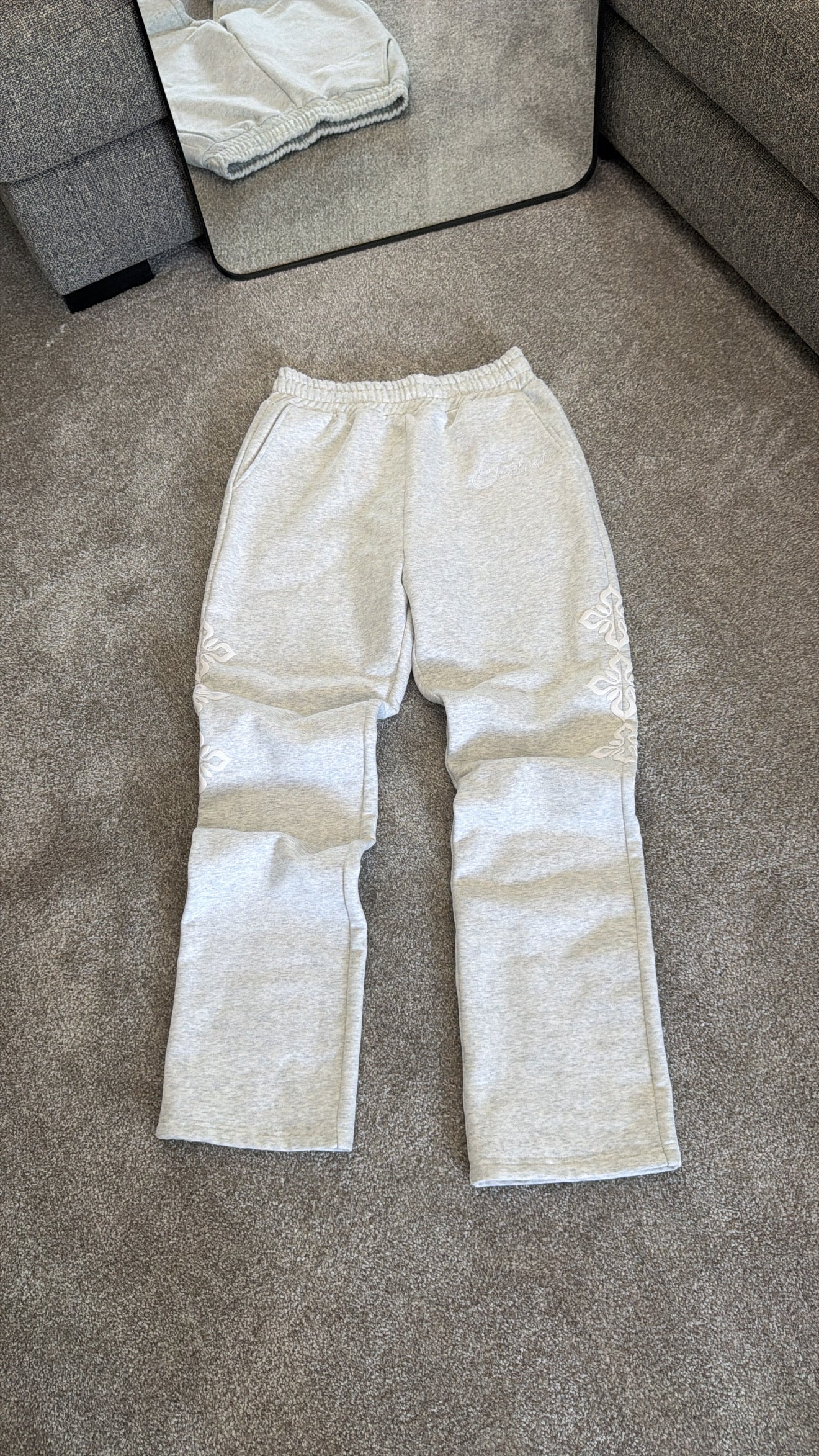 SIGNATURE JOGGERS-LIGHT GREY