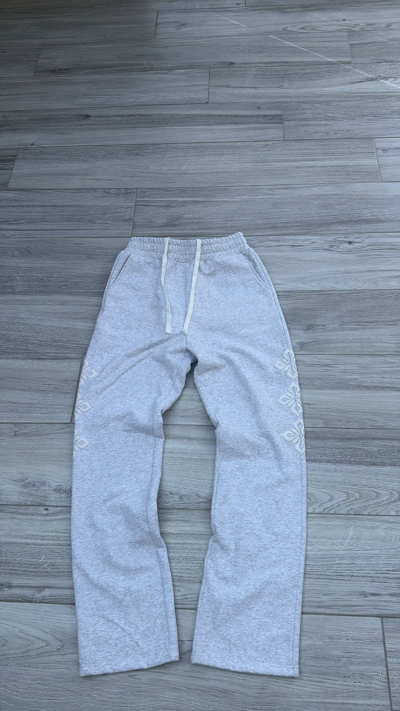 SIGNATURE JOGGERS-LIGHT GREY