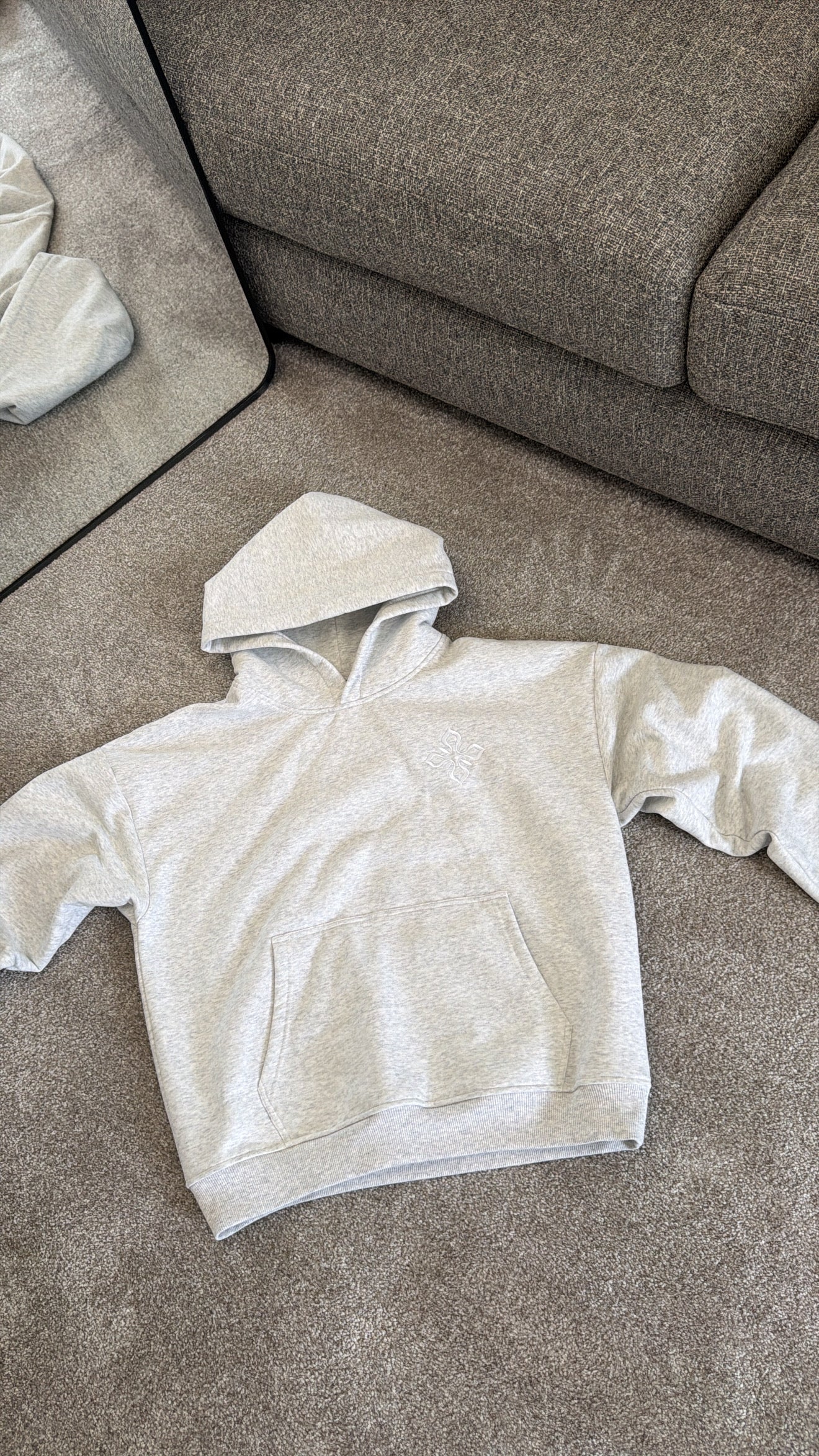 SIGNATURE HOODIE-LIGHT GREY