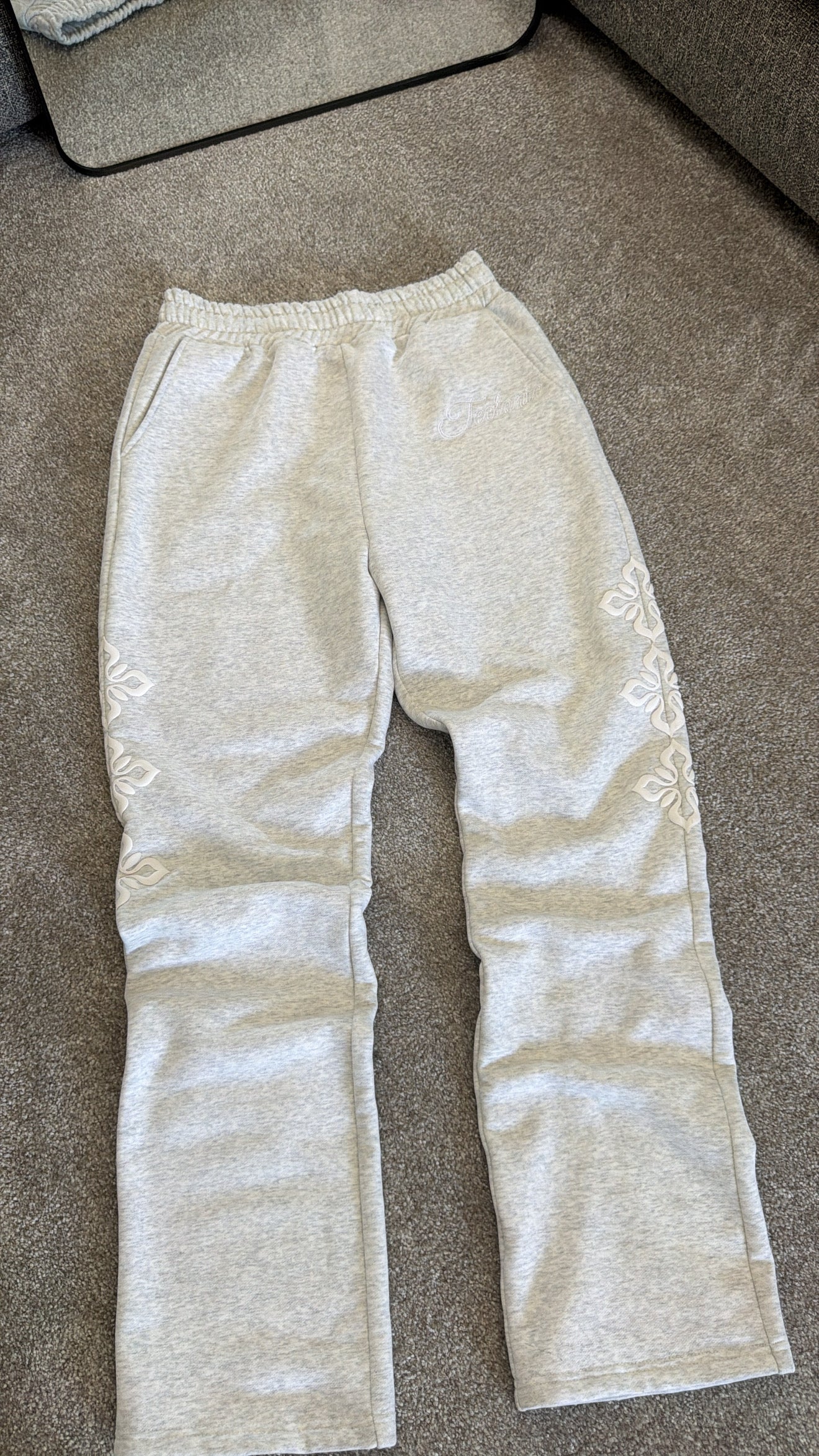 SIGNATURE JOGGERS-LIGHT GREY