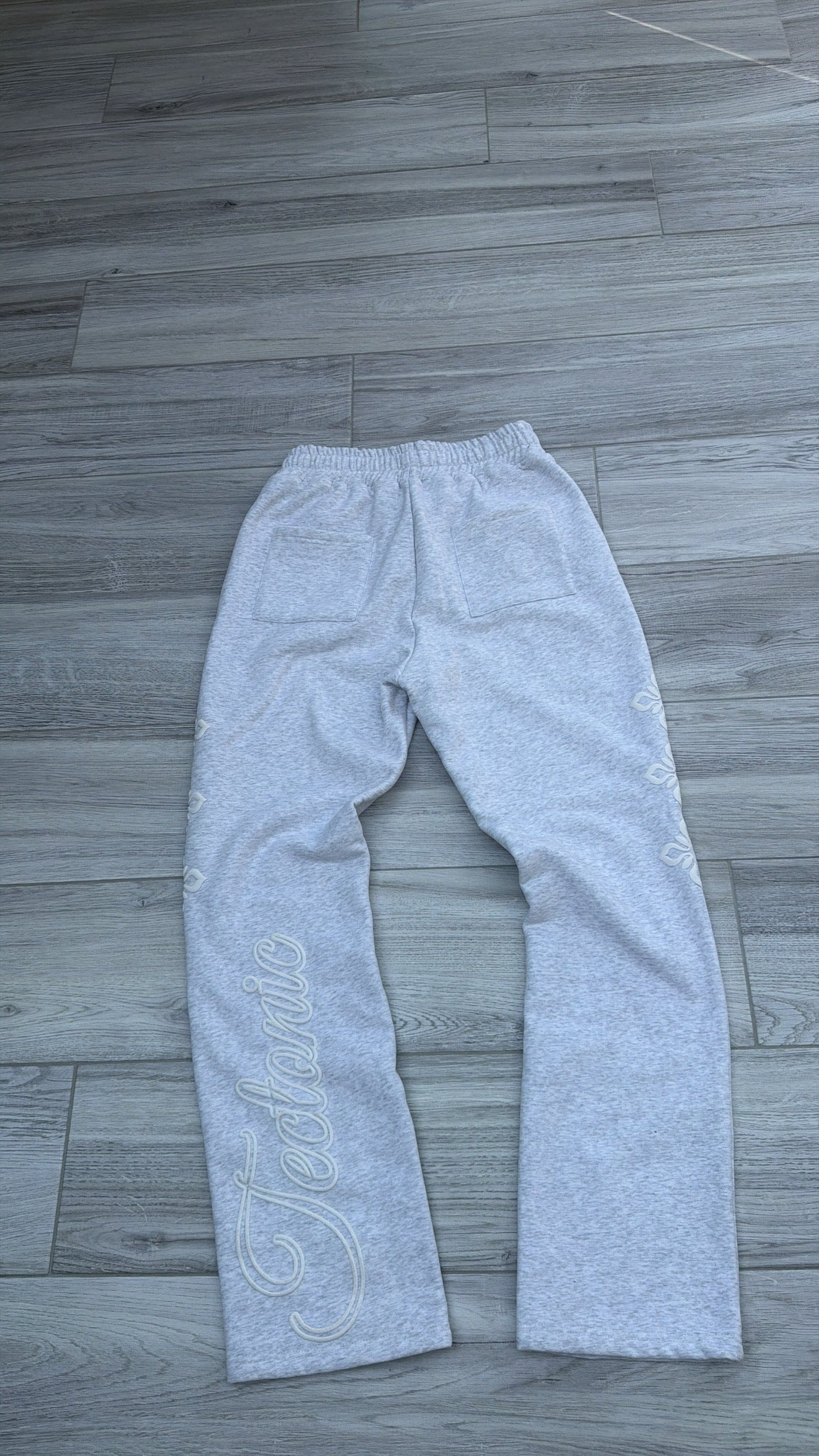 SIGNATURE JOGGERS-LIGHT GREY